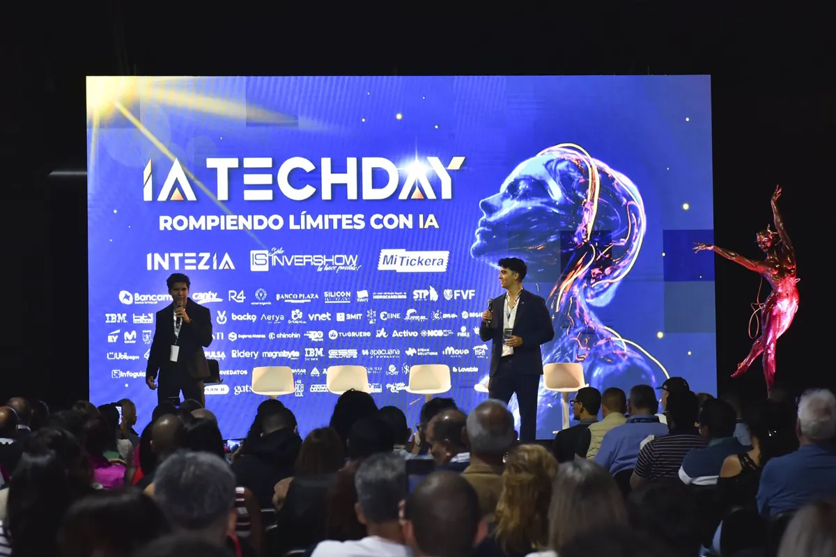 Escenario del IA TechDay 2025